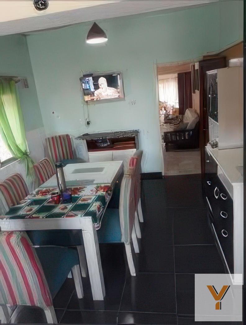 Foto de Casa en venta - 3 Dormitorios 1 Baño - Cochera - 330mts2 - Zárate, imagen 1