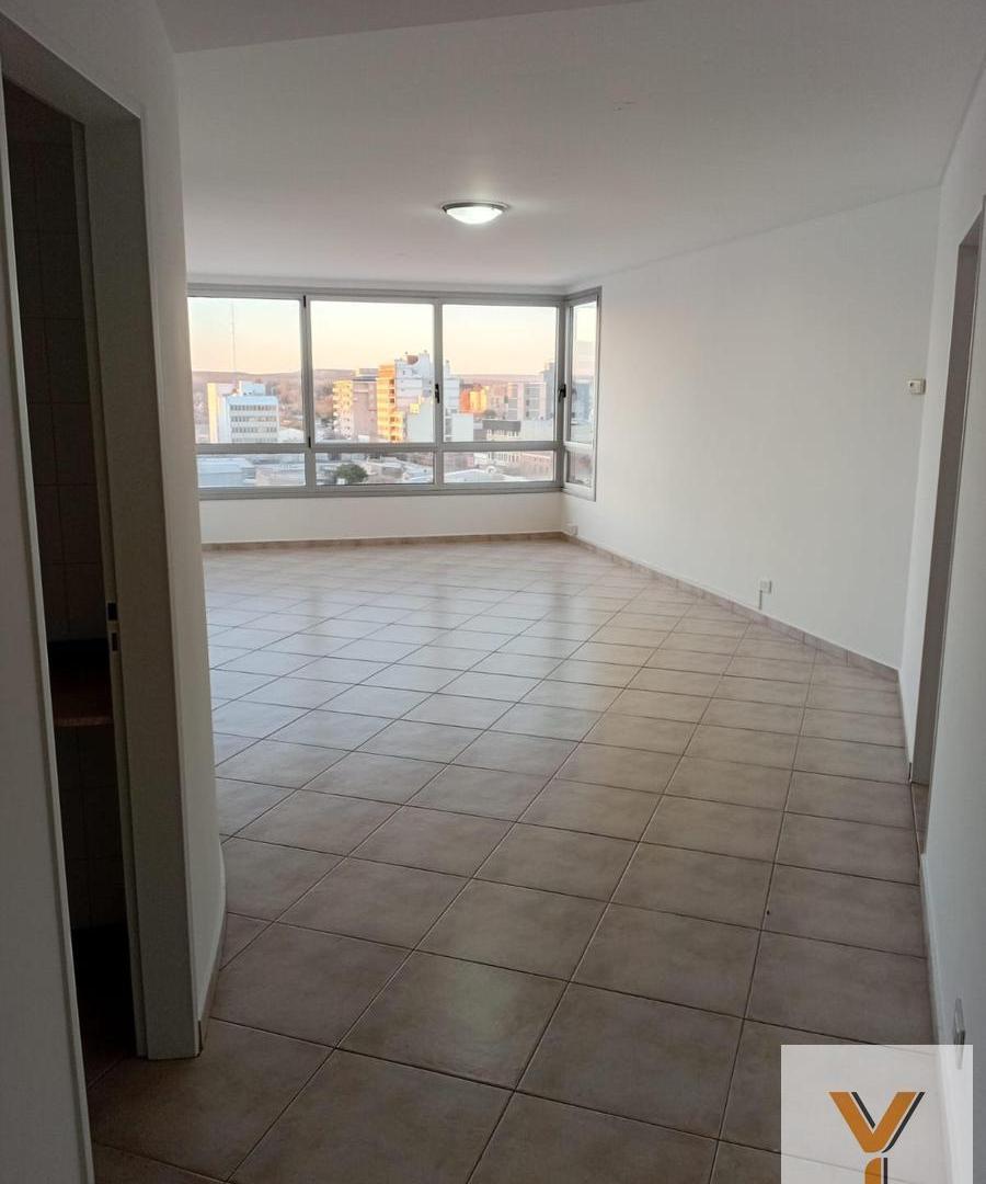 Foto de Departamento en venta - 2 Dormitorios 2 Baños - General Roca, imagen 4