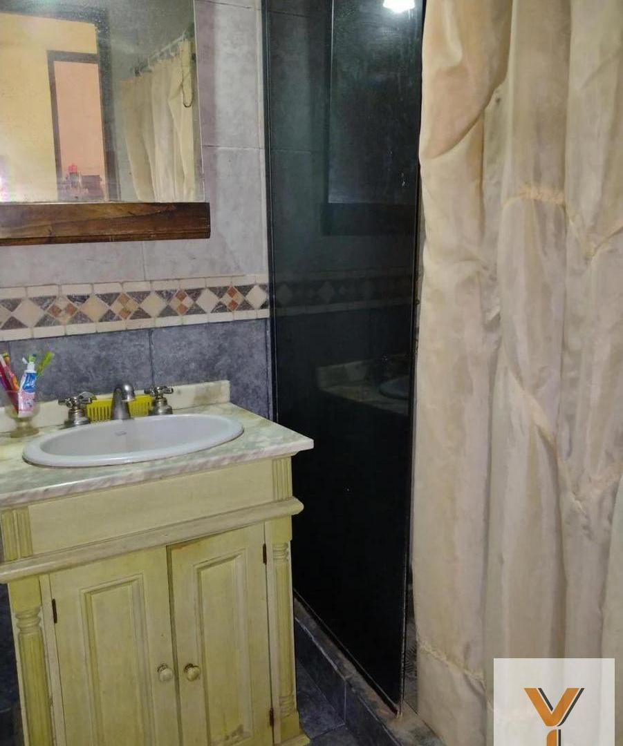 Foto de Casa en venta - 2 Dormitorios 1 Baño - Tolosa, imagen 3