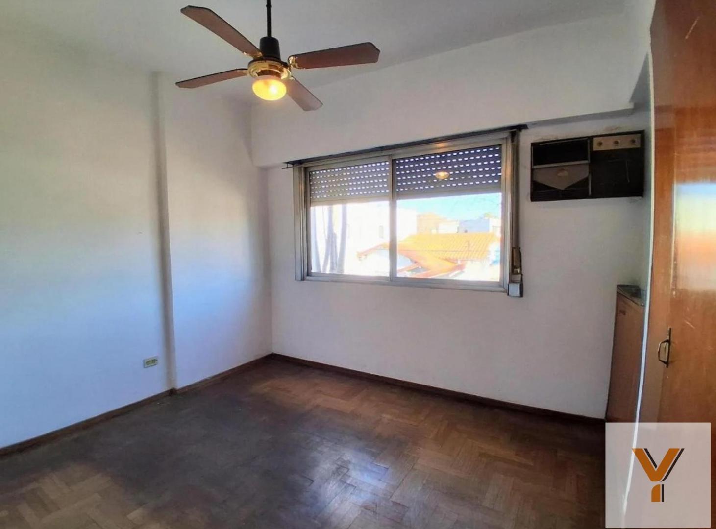 Foto de Casa en venta - 3 Dormitorios 1 Baño - Locales - Quilmes, imagen 3