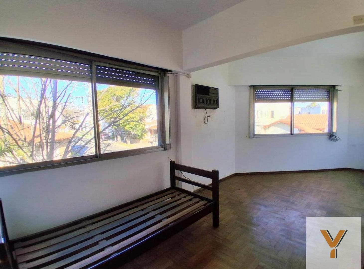 Foto de Casa en venta - 3 Dormitorios 1 Baño - Locales - Quilmes, imagen 2
