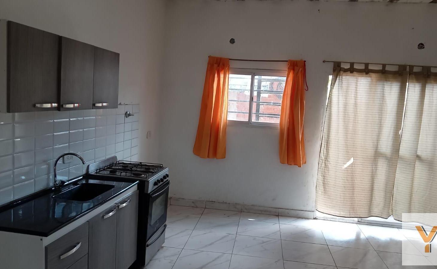 Foto de Casa en Alquiler - 1 Dormitorio 1 Baño - 200mts - Morón, imagen 1