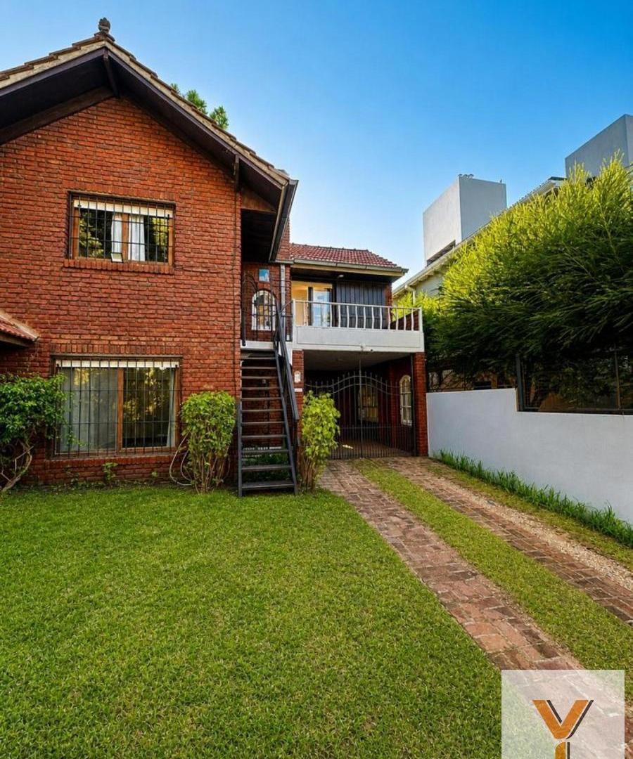 Foto de Casa en Venta - 3 Dormitorios 2 Baños - 205.92mts - Villa Gesell, imagen 1