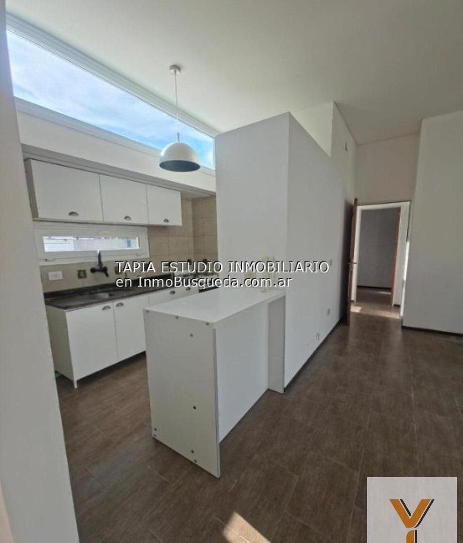 Foto de Casa en Venta - 2 Dormitorios 1 Baño - 200mts - La Plata, imagen 5