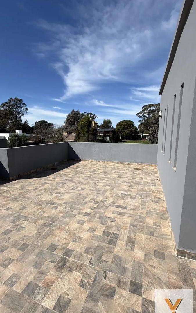 Foto de Casa en Venta - 2 Dormitorios 2 Baños - 380mts - Miramar, imagen 3