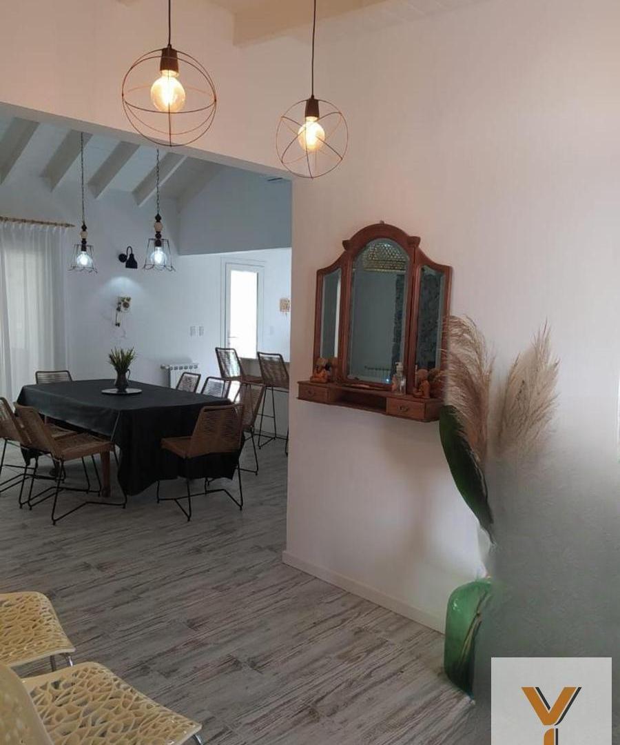 Foto de Casa en Venta - 3 Dormitorios 3 Baños - 1000mts - Costa Esmeralda, imagen 4