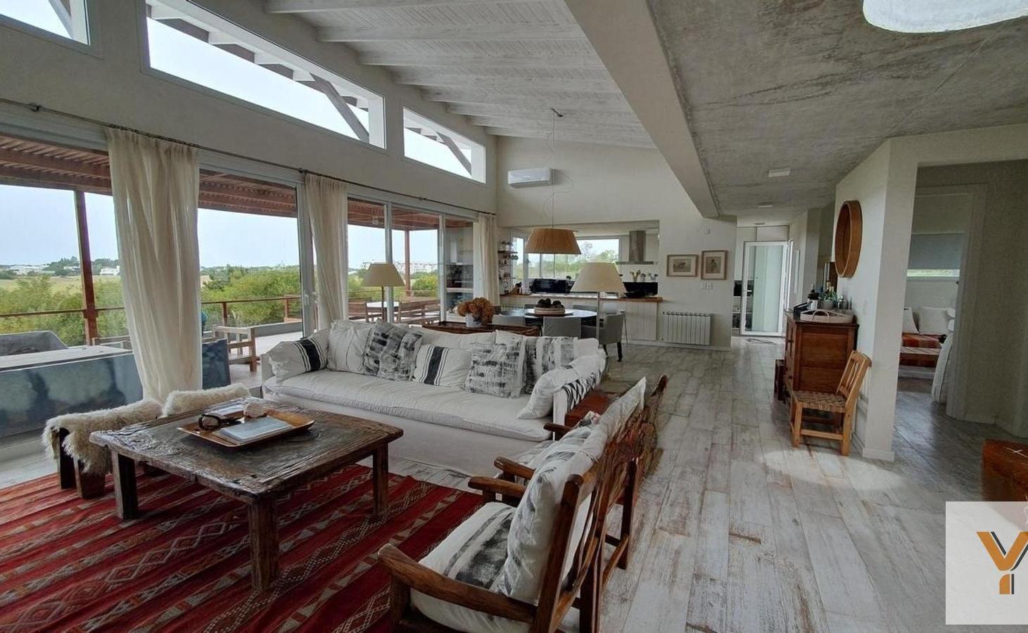 Foto de Casa en Venta - 5 Dormitorios 4 Baños - 1000mts - Costa Esmeralda, imagen 5