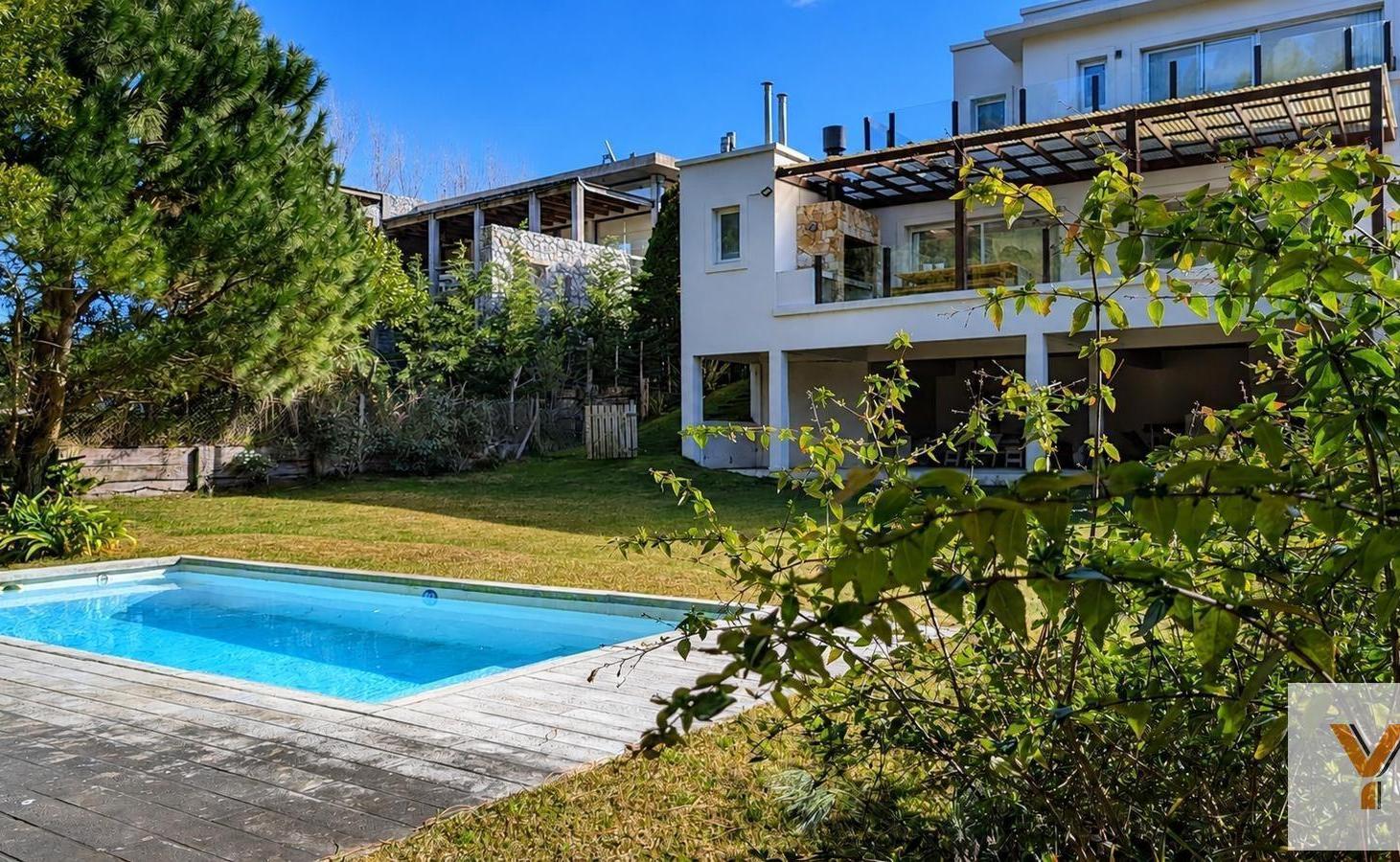 Foto de Casa en Venta - 4 Dormitorios 4 Baños - 1300mts - Costa Esmeralda, imagen 5
