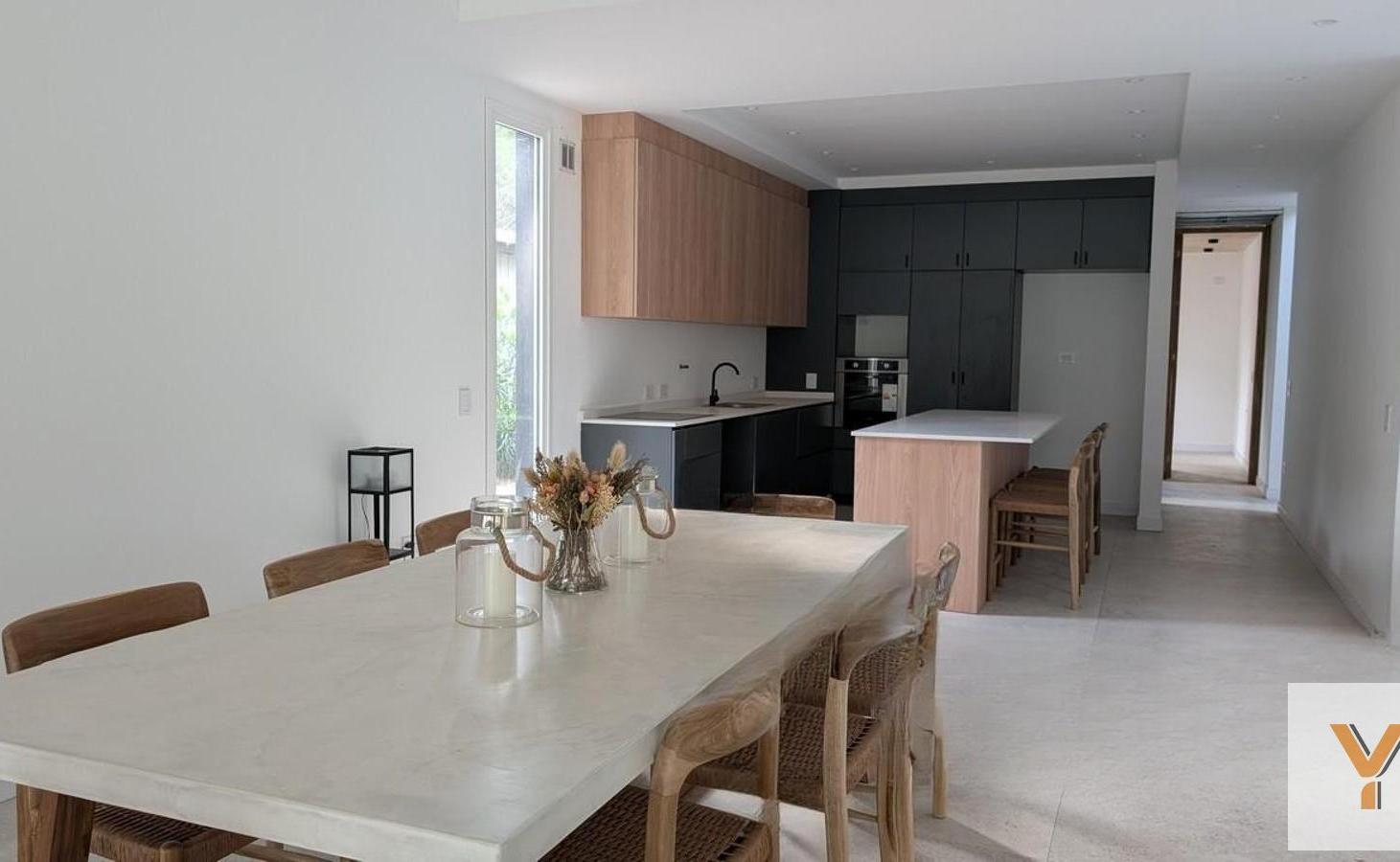 Foto de Casa en Venta - 4 Dormitorios 4 Baños - 1000mts - Costa Esmeralda, imagen 4