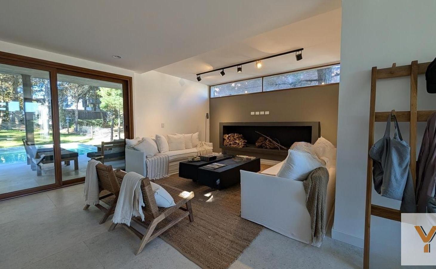Foto de Casa en Venta - 4 Dormitorios 4 Baños - 1000mts - Costa Esmeralda, imagen 5