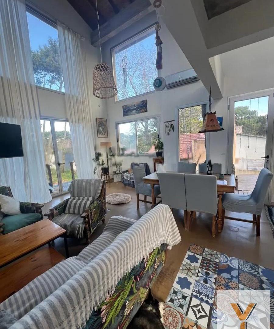 Foto de Casa en Venta - 3 Dormitorios 2 Baños - 420mts - Villa Gesell, imagen 5