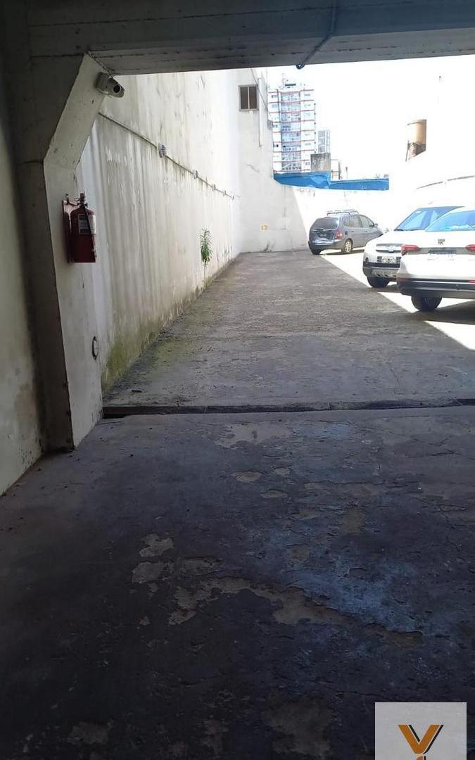 Foto de Cochera en Venta - - 15.4mts - Flores, imagen 2