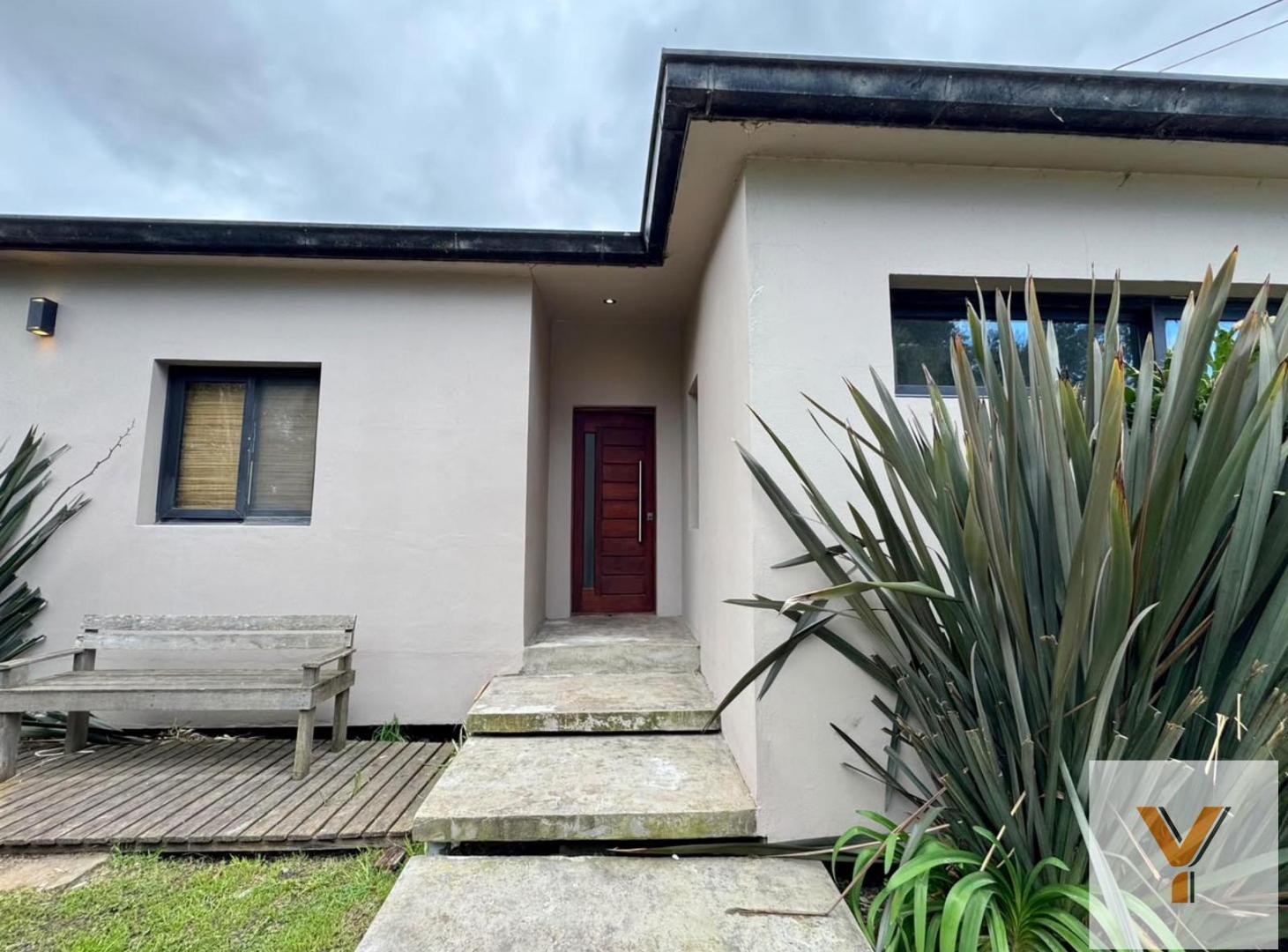 Foto de Casa en Venta - 2 Dormitorios 2 Baños - 800mts - Abasto, imagen 4
