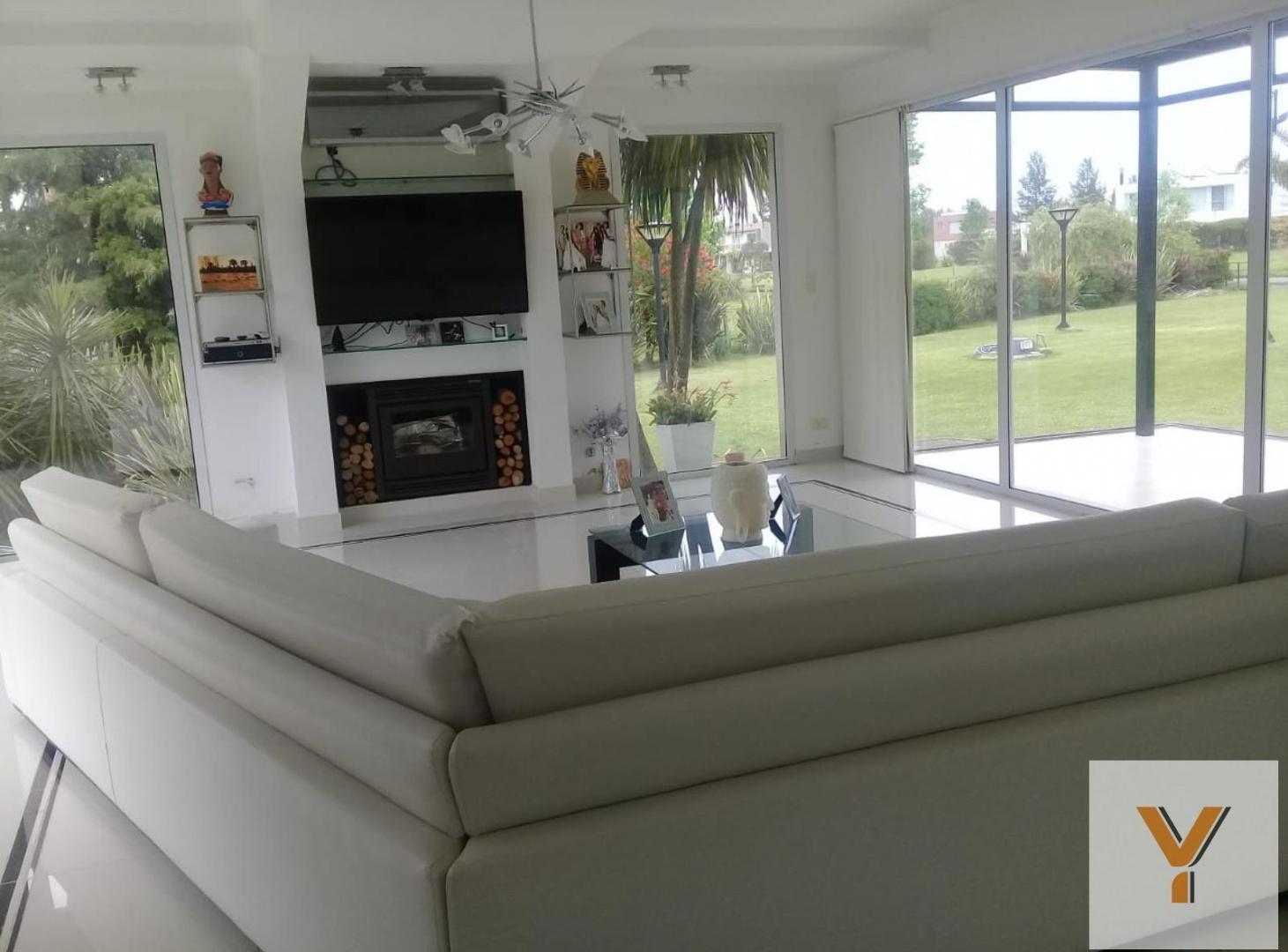 Foto de Casa en Venta - 4 Dormitorios 4 Baños - 2400mts - Coronel Brandsen, imagen 5