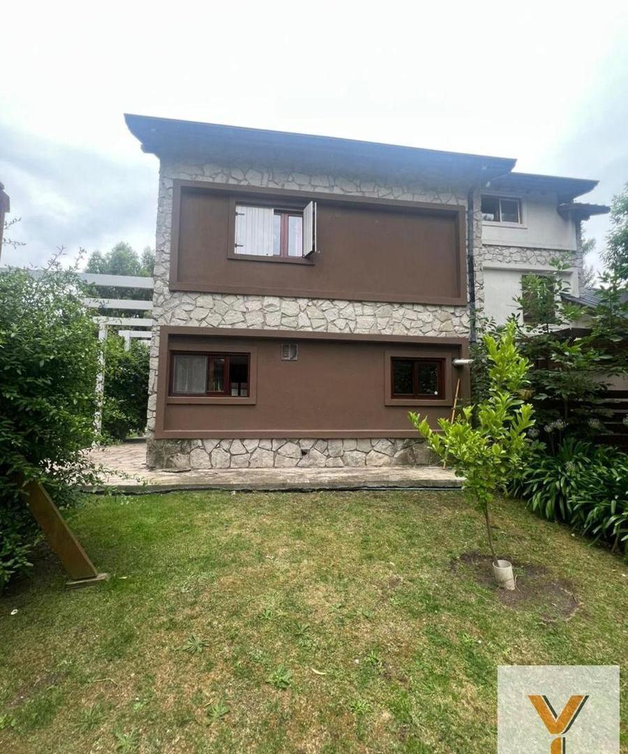 Foto de Casa en Venta - 5 Dormitorios 3 Baños - 1000mts - Mar Del Plata, imagen 4