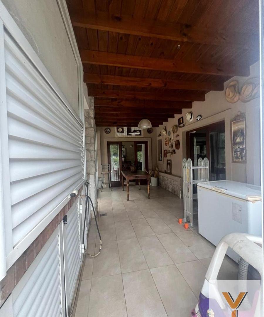 Foto de Casa en Venta - 5 Dormitorios 3 Baños - 1000mts - Mar Del Plata, imagen 3