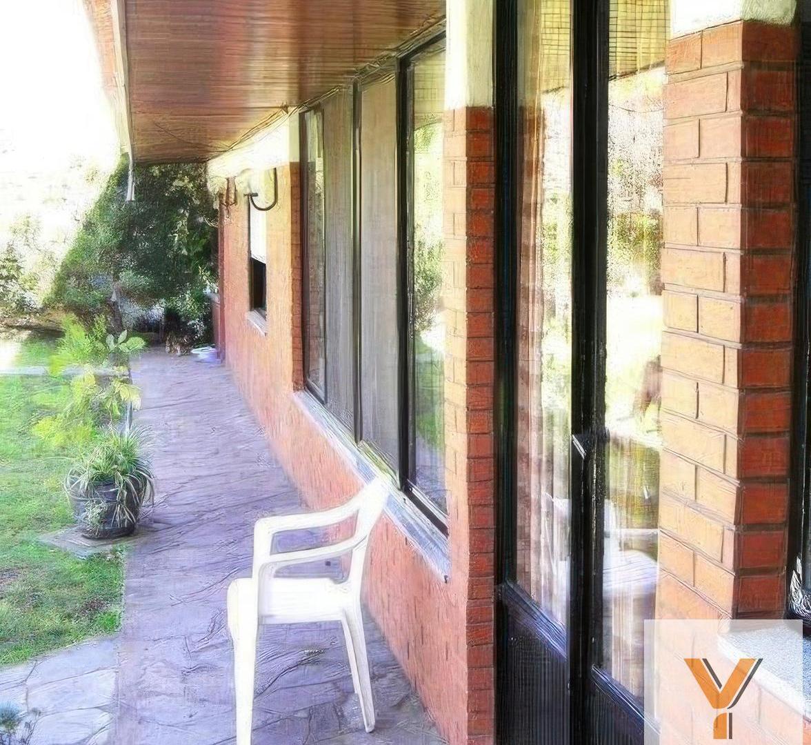Foto de Casa en venta - 4 Dormitorios 4 Baños - Cochera - 412Mts2 - Quilmes Este, imagen 1