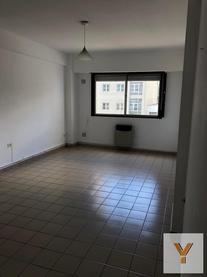 Foto de Departamento en venta - 2 dormitorios 1 baño - 60mts2 - La Plata, imagen 1