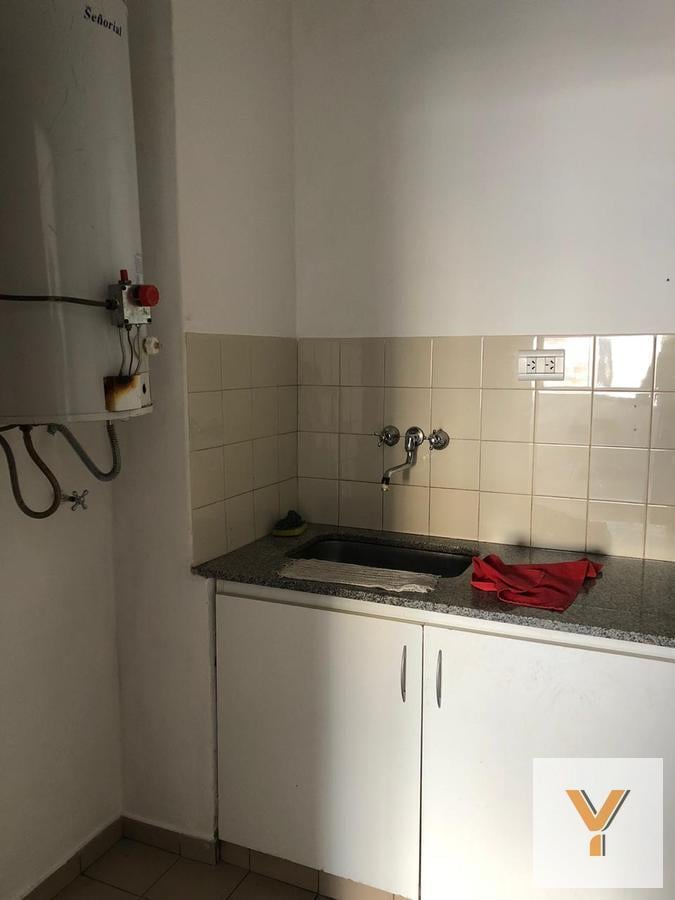 Foto de Departamento en venta - 2 dormitorios 1 baño - 60mts2 - La Plata, imagen 3
