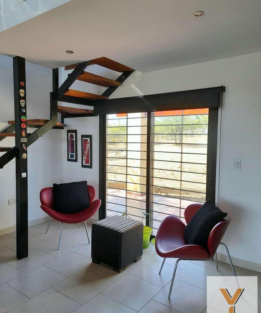 Foto de Casa en venta - 2 Dormitorios - 687Mts2 - Estancia Vieja, Villa Carlos, imagen 3