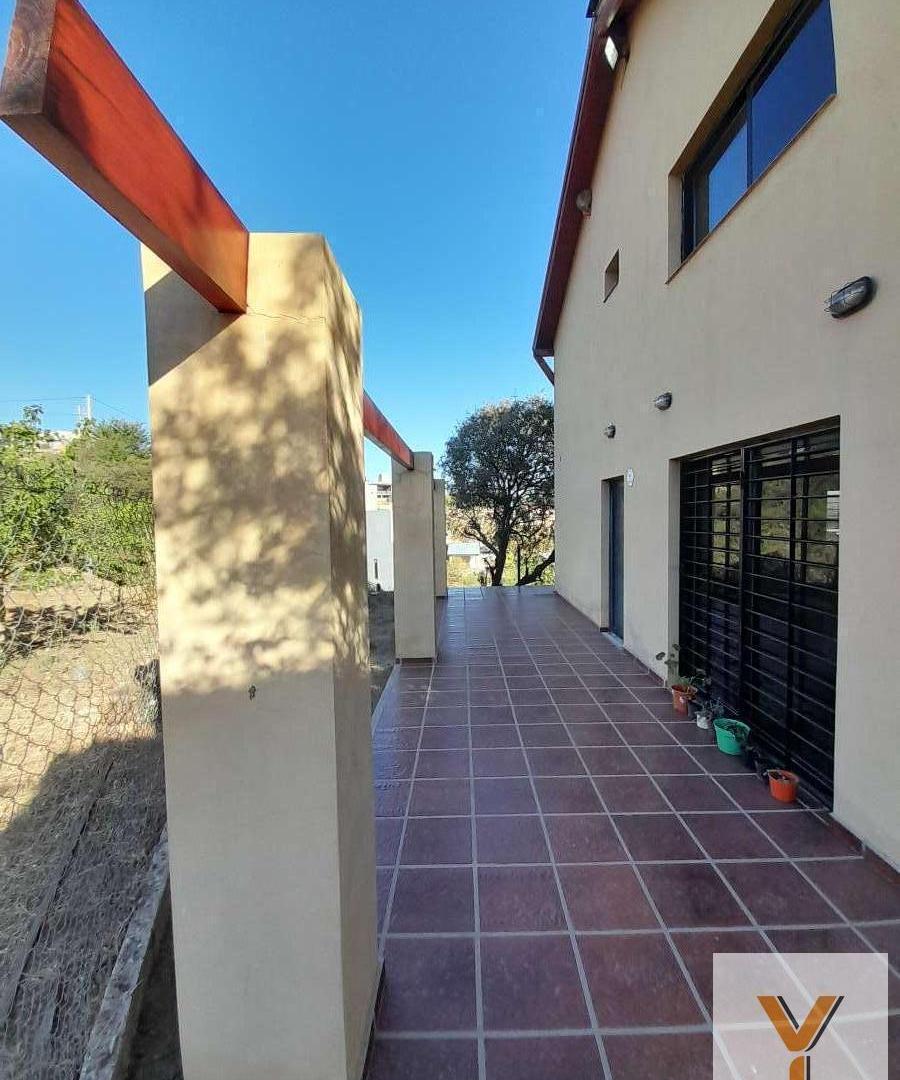 Foto de Casa en venta - 2 Dormitorios - 687Mts2 - Estancia Vieja, Villa Carlos, imagen 2