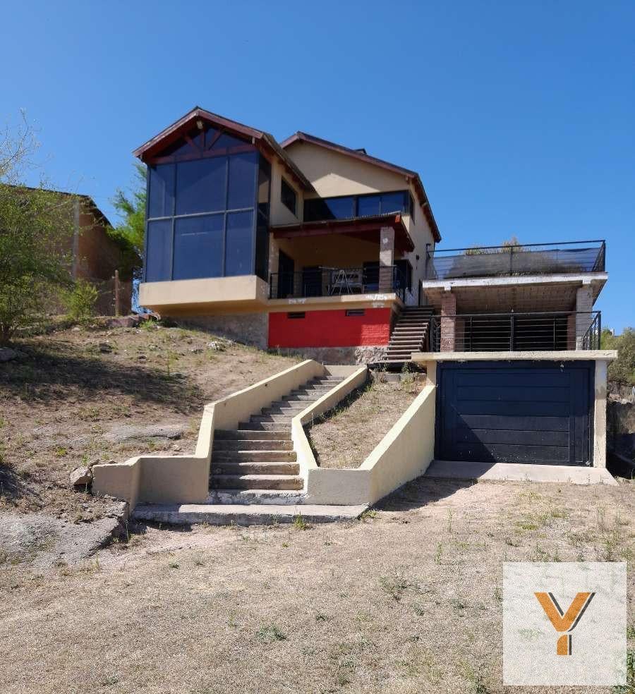 Foto de Casa en venta - 2 Dormitorios - 687Mts2 - Estancia Vieja, Villa Carlos, imagen 1