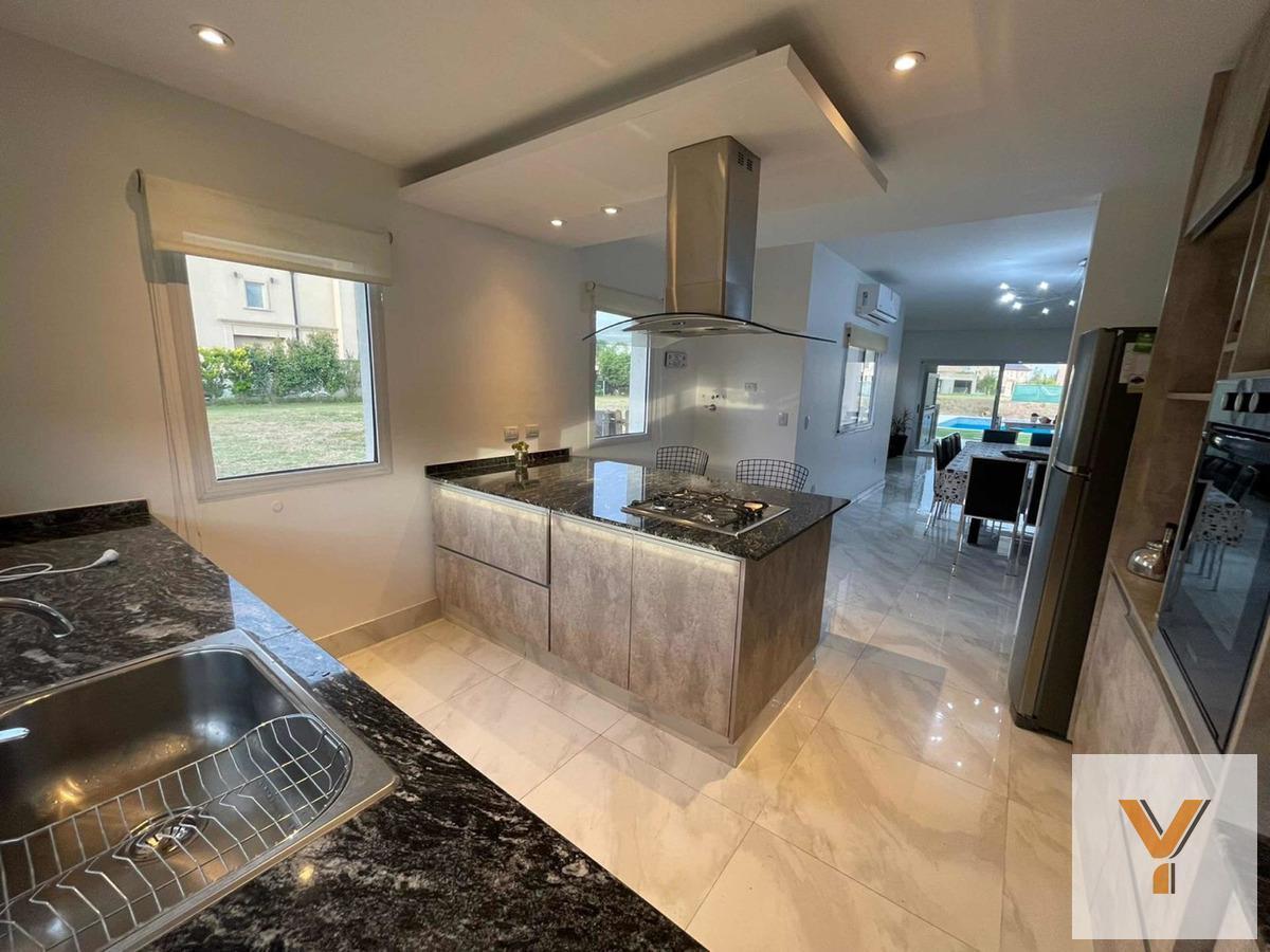 Foto de Casa en venta - 4 Dormitorios 3 Baños - 800Mts2 - Lagos de San Eliseo, imagen 4