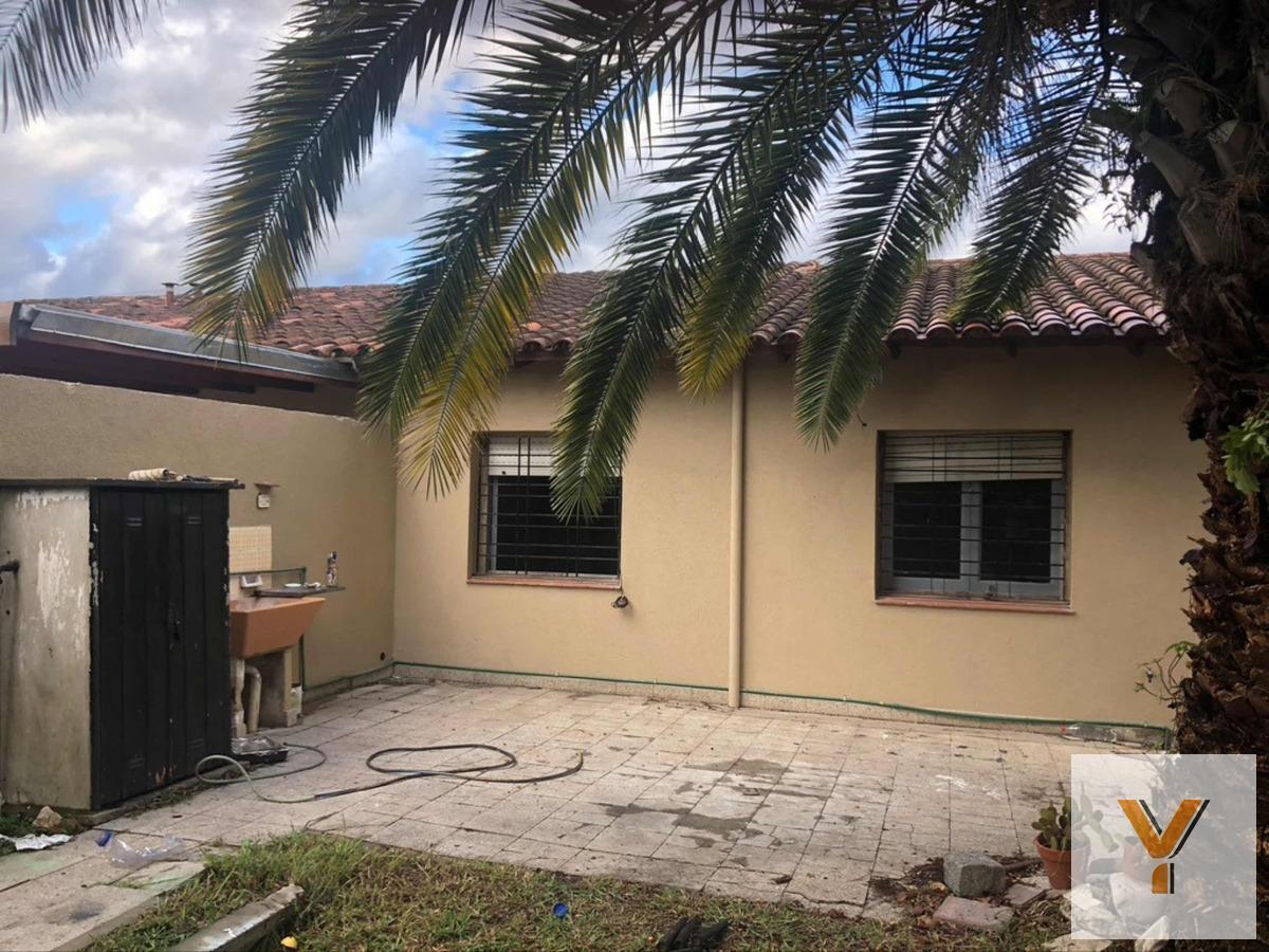 Foto de Casa en venta - 3 Dormitorios 1 Baño - 200Mts2 - Ituzaingó, imagen 2