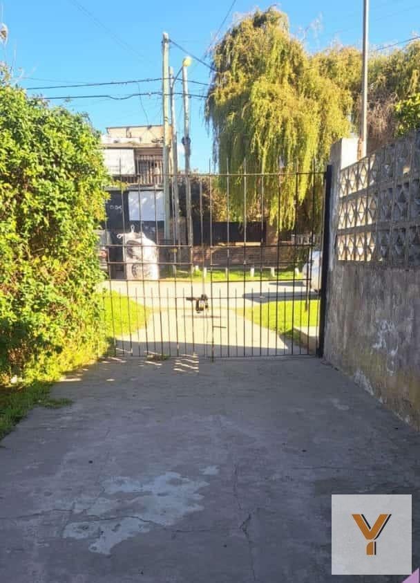 Foto de Casa en Venta - 2 Dormitorios 1 Baño - 77mts - Mar Del Plata, imagen 2