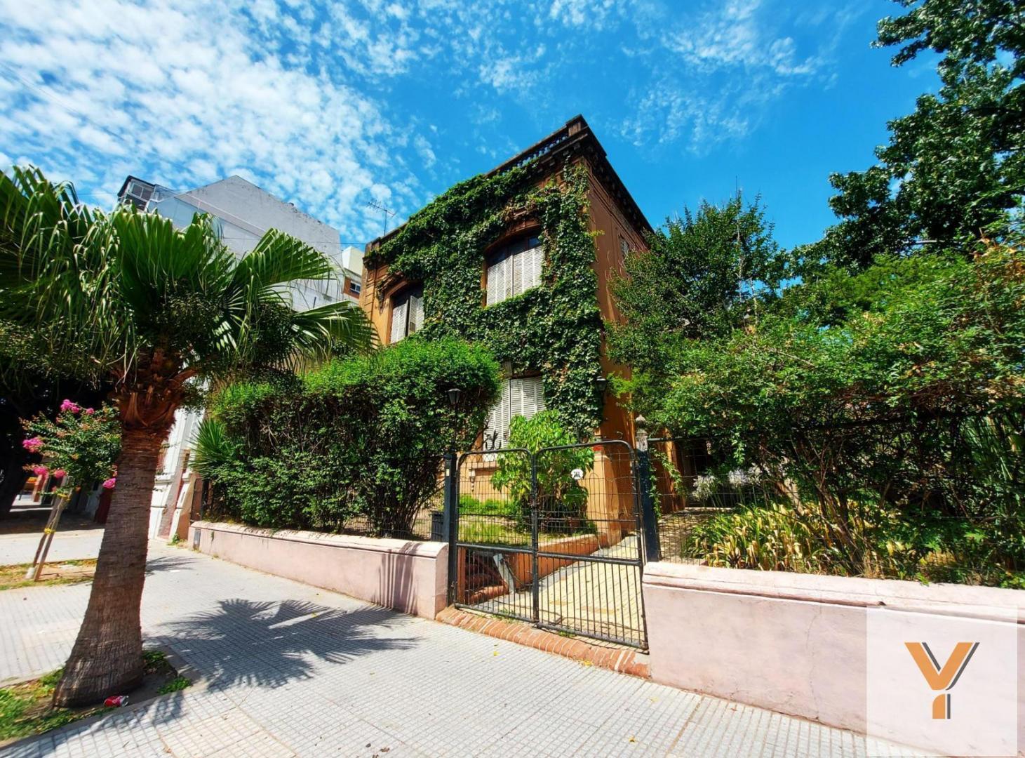 Foto de Casa en Venta - 7 Dormitorios 4 Baños - 775mts - Flores, imagen 4