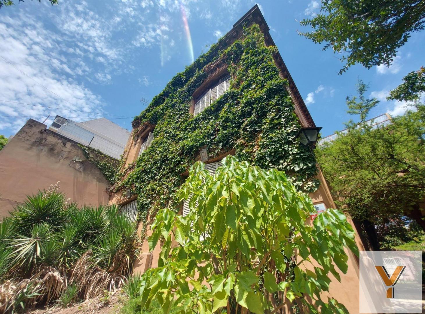 Foto de Casa en Venta - 7 Dormitorios 4 Baños - 775mts - Flores, imagen 1