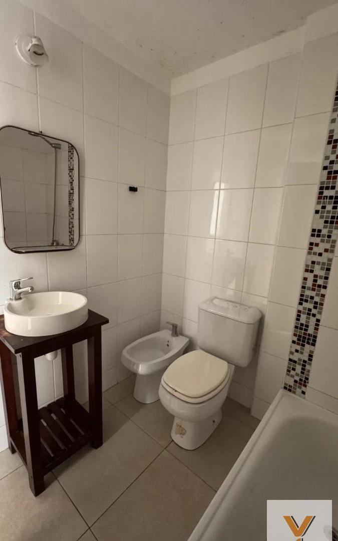 Foto de Departamento en Alquiler - 2 Dormitorios 1 Baño - 68mts - Villa Urquiza, imagen 2