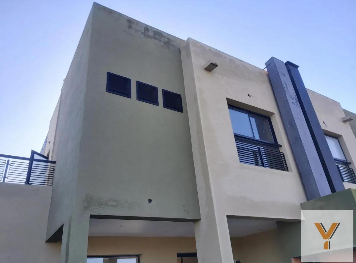 Foto de Casa en venta - 2 Dormitorios 2 Baños - Coronel Brandsen, imagen 3
