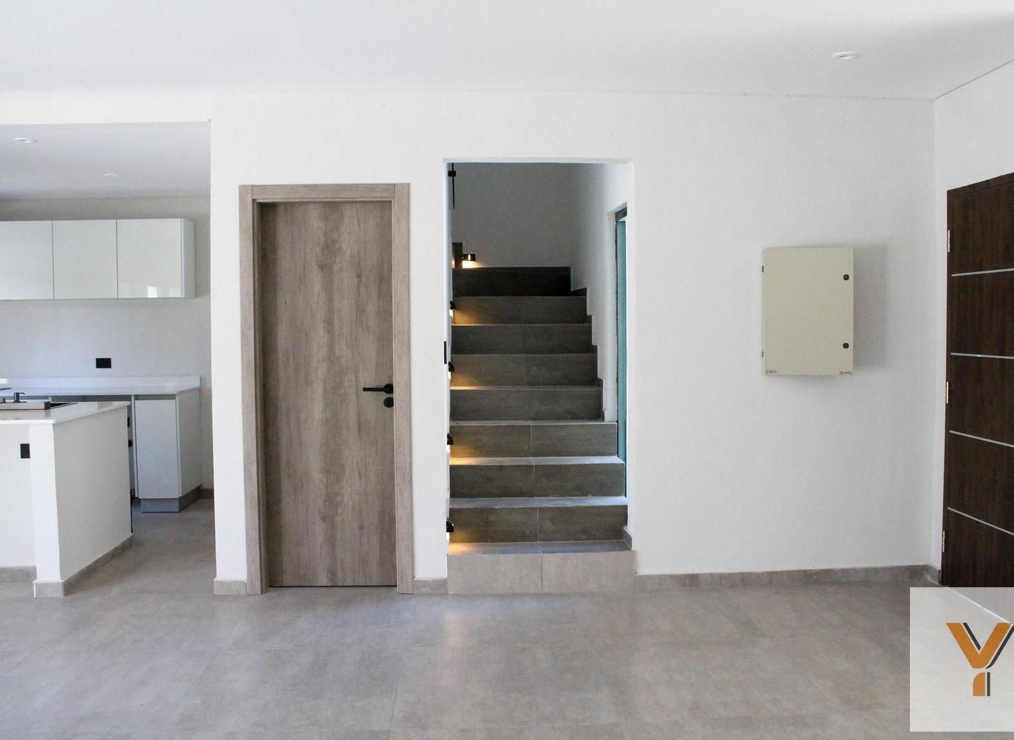 Foto de Casa en Venta - 3 Dormitorios 2 Baños - 216mts - Ituzaingó, imagen 5