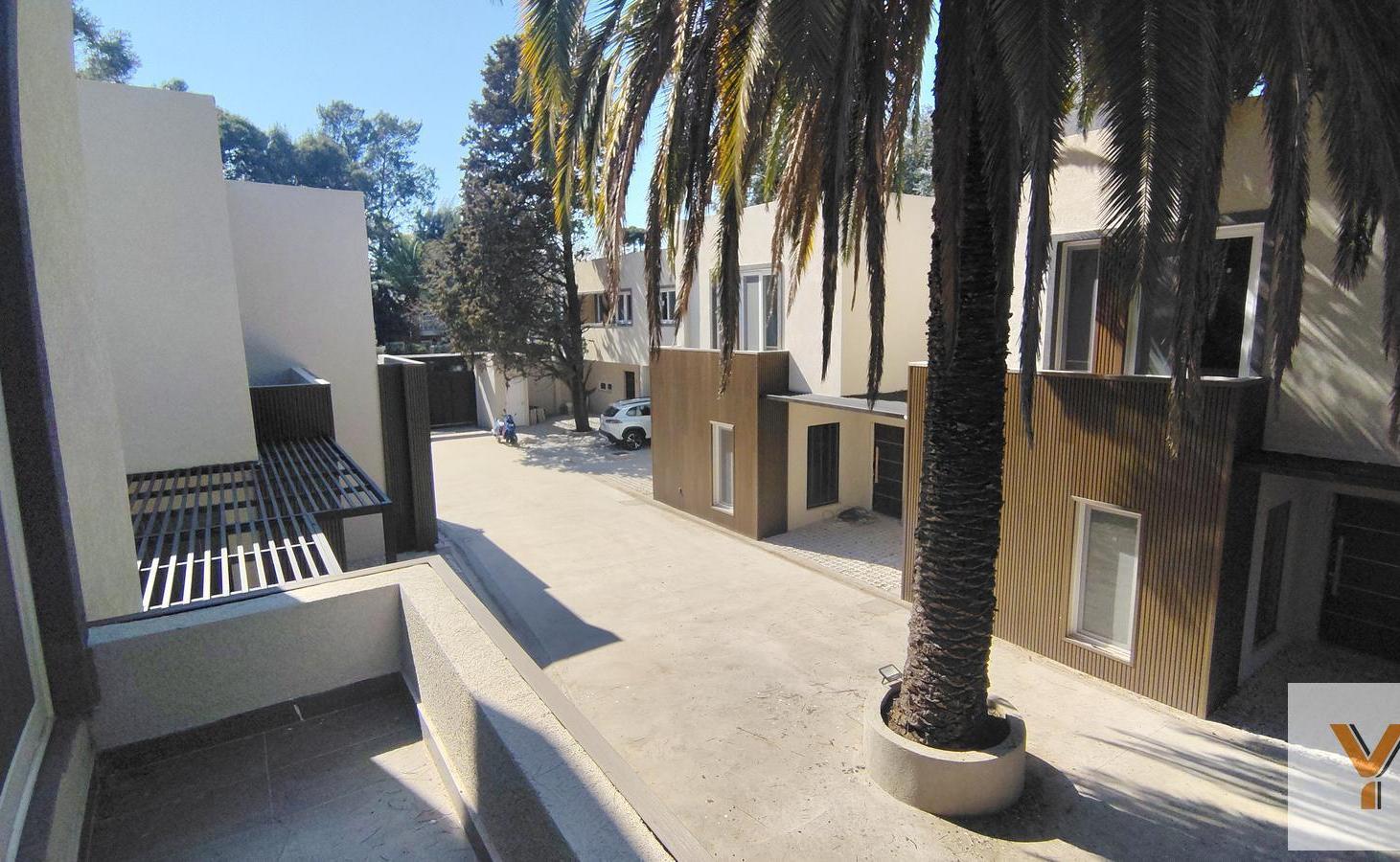Foto de Casa en Venta - 3 Dormitorios 2 Baños - 216mts - Ituzaingó, imagen 2