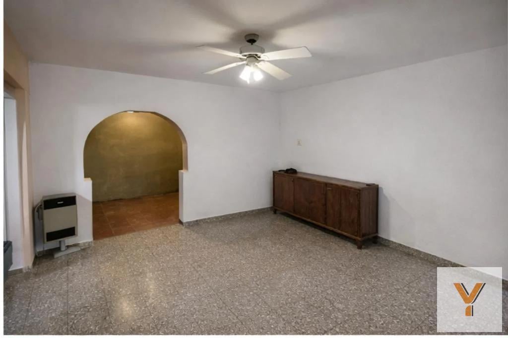 Foto de Casa en venta - 4 Dormitorios 2 Baños - La Matanza, imagen 2