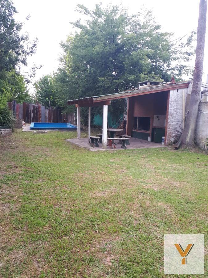 Foto de Casa Venta - 1 dormitorio 1 baño - 458mts2 totales - Villa Elisa, imagen 2