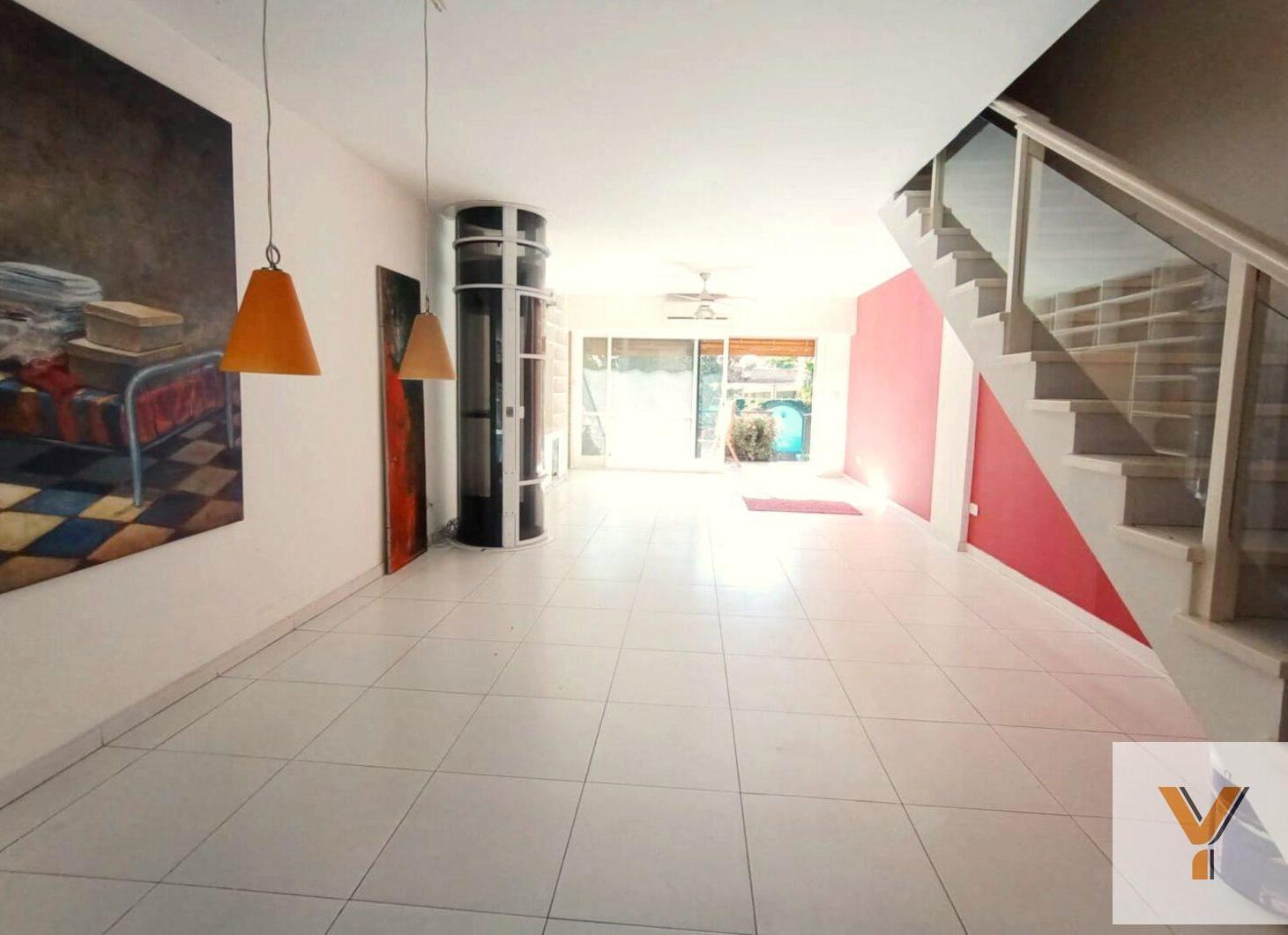 Foto de PH en venta - 4 Dormitorios 4 Baños - Floresta, imagen 1