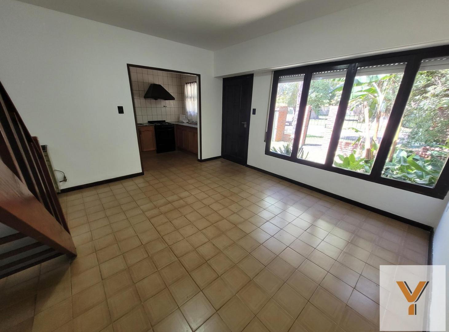 Foto de Casa en venta - 3 Dormitorios 2 Baños - Mar del Plata, imagen 3