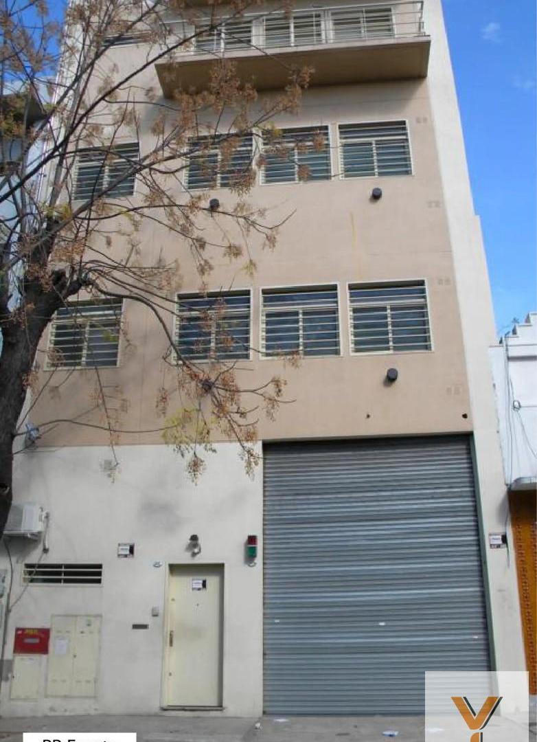 Foto de Depósito en alquiler - 10 Ambientes - 1.200mts2 - Flores, imagen 2