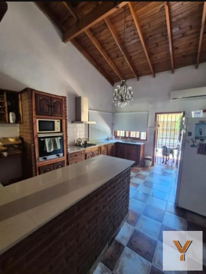 Foto de Casa en venta - 3 Dormitorios 3 Baños - Almirante Brown, imagen 1