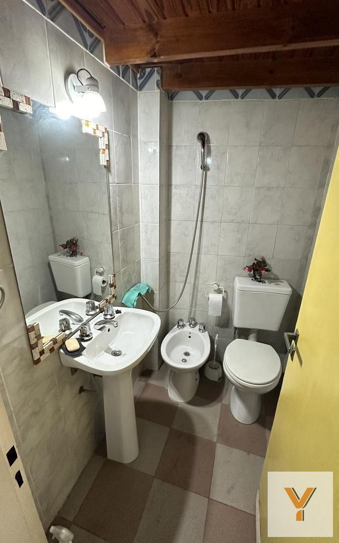 Foto de Casa en venta - 3 Dormitorios 2 Baños - Lomas de Zamora, imagen 3