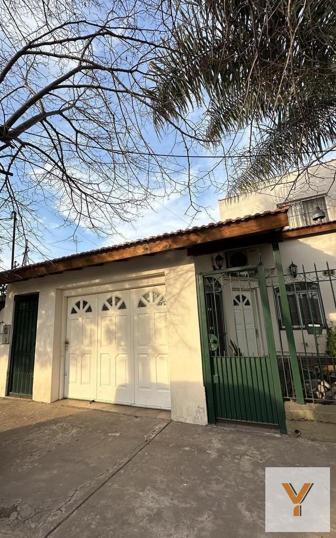 Foto de Casa en venta - 3 Dormitorios 2 Baños - Lomas de Zamora, imagen 1