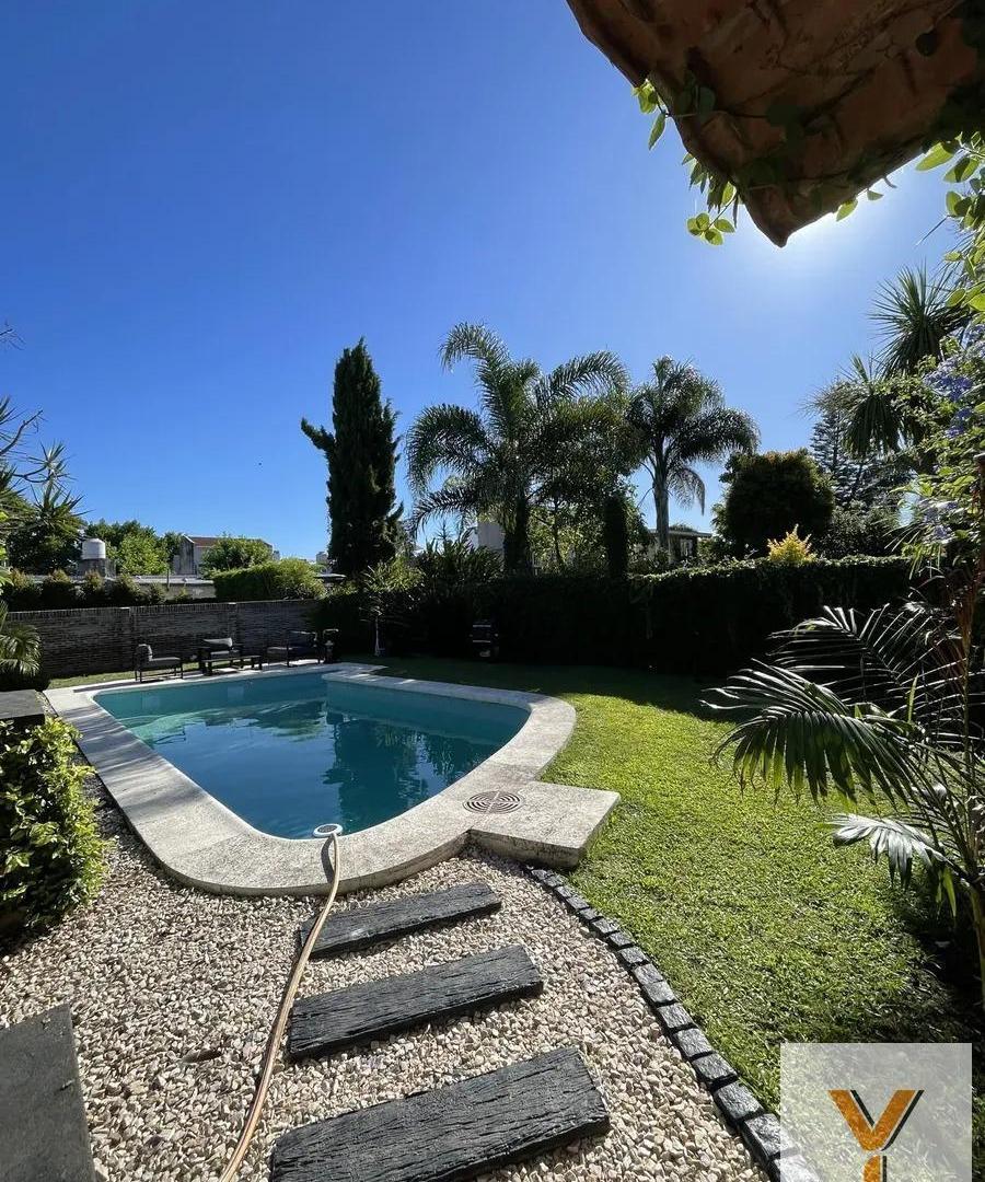 Foto de Terreno en venta - 205Mts2 - Lomas de Zamora, imagen 1
