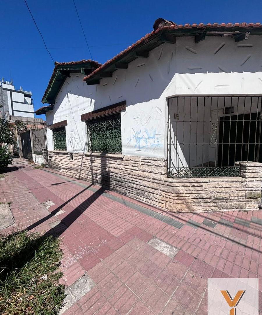 Foto de Casa en venta - 4 Dormitorios 2 Baños - Mar del Plata, imagen 3
