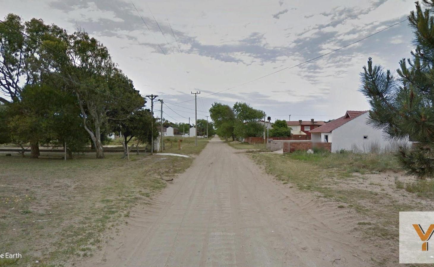 Foto de Departamento en venta - 2 Dormitorios 1 Baño - Cochera - 80Mts2 - Las, imagen 2