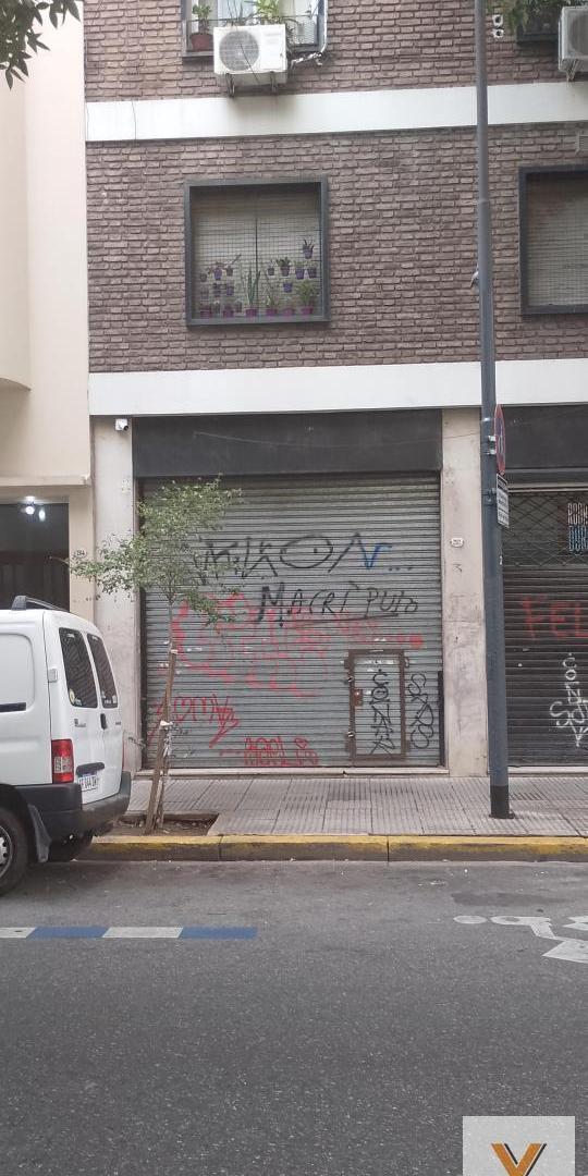 Foto de Local Comercial en venta - 1 baño - Balvanera, imagen 1