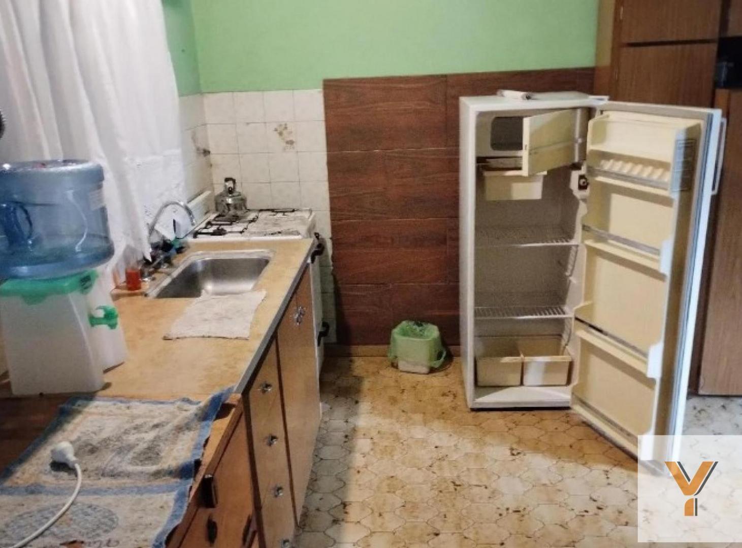 Foto de PH en venta - 1 Dormitorio 1 Baño - Cochera - 140Mts2 - Mar del Tuyú, imagen 2