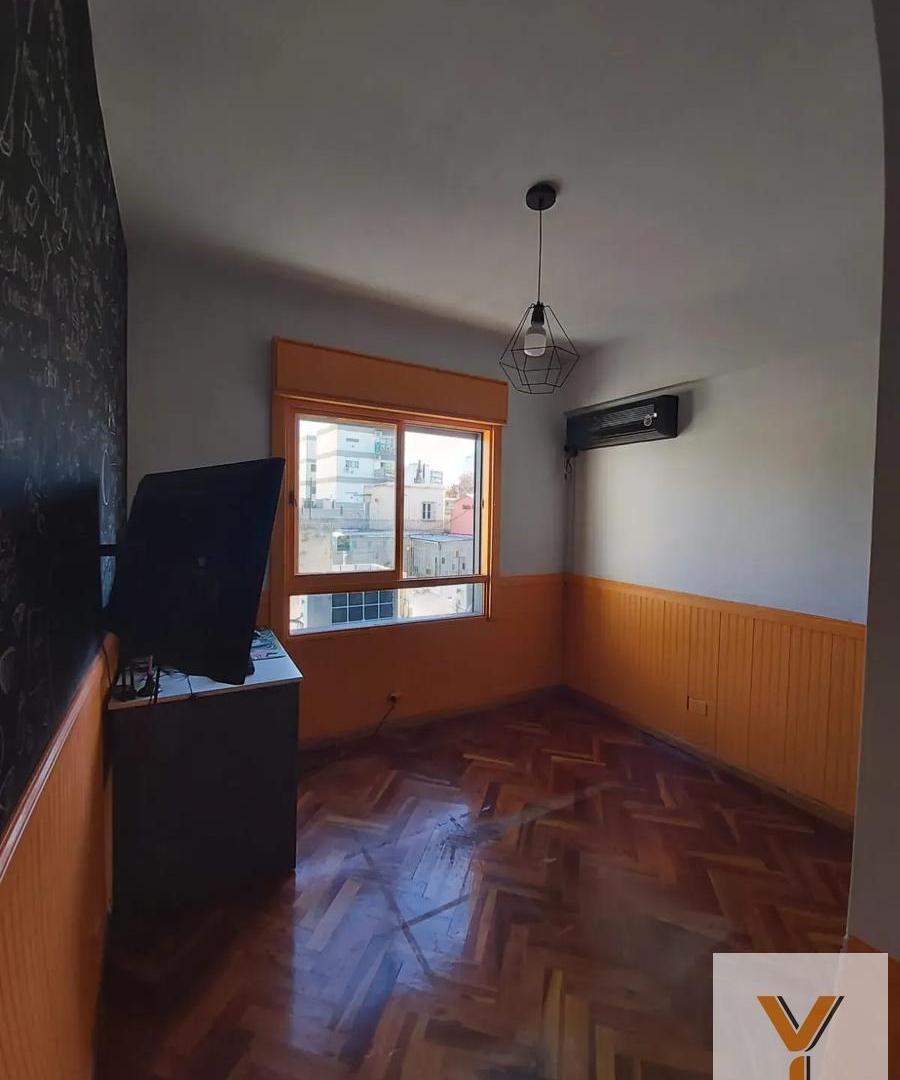 Foto de Departamento en venta - 3 Dormitorios 2 Baños - Balvanera, imagen 1