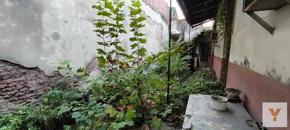 Foto de Terreno en venta - 300Mts2 - Pompeya, imagen 2